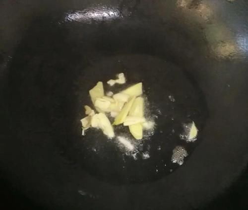  做法|今天分享我的苦瓜做法，苦瓜炒虾仁，非常美味的一道家常菜