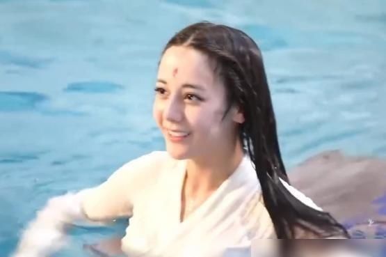 高伟光|谁注意热巴高伟光水中射击?幸运的是,相机只拍了前半部分