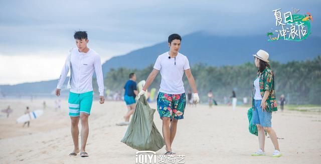 年轻人|从早浪到晚的《夏日冲浪店》，如何拉拢年轻人的心？