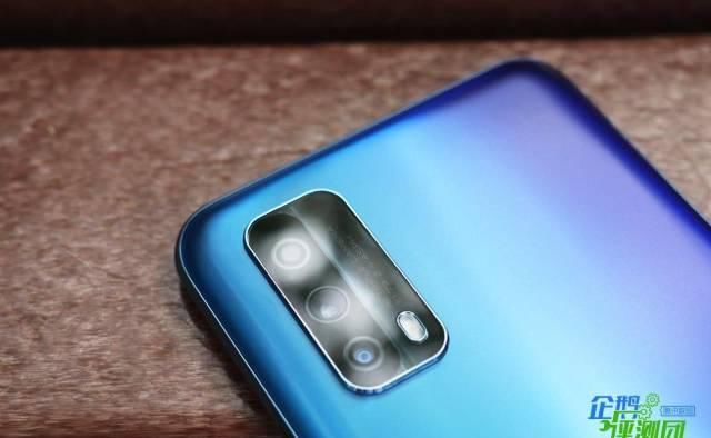 时代|iQOO Z1x评测:5000mAh超大电池,5G时代的续航小钢炮