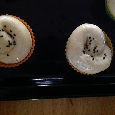 黑芝麻|黑芝麻火腿面包结