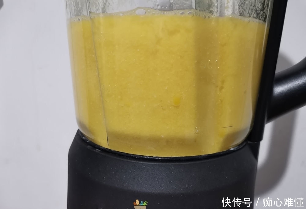 喜欢|做玉米汁时,只放水可不行,多加一样食材,玉米汁香浓好喝又营养