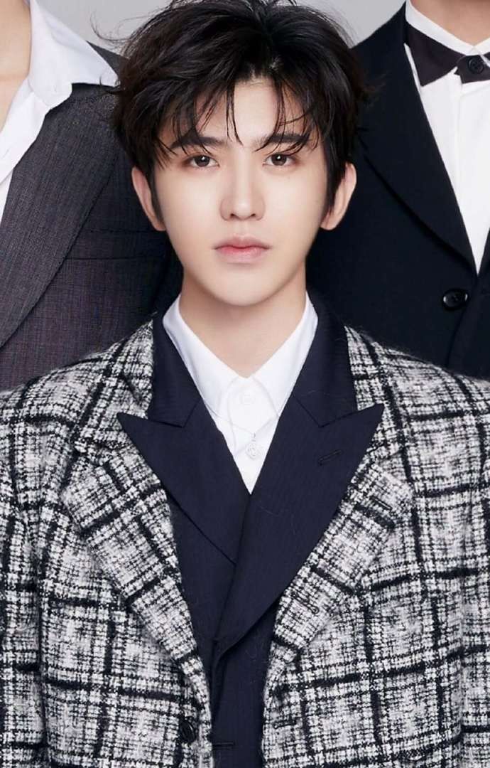  奔跑|何为顶流？看蔡徐坤就知道了，带动《奔跑吧》收视，下一季还有他