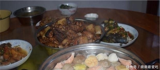 婆婆|婆婆生病亲戚来家看望,我特意下厨做了一桌菜,饭后都夸她好福气