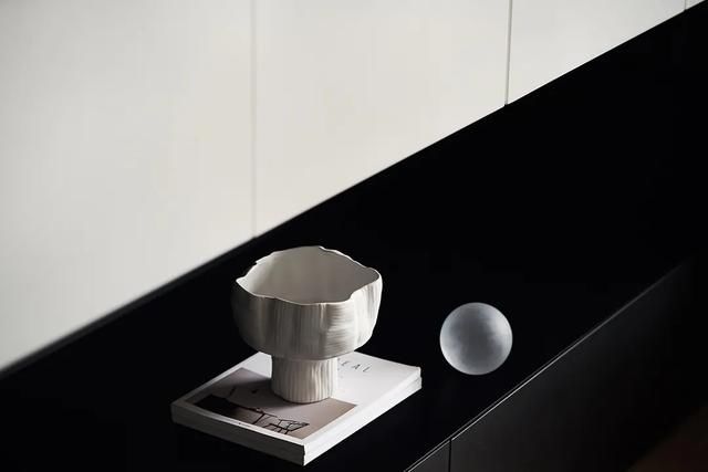  成都|成都 240 m2 极简大平层，兼顾自由与温暖的家