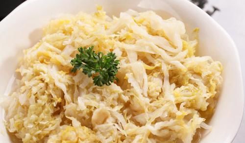 滋味|奶奶祖传的酸菜制作方法,三天变酸,引爆味蕾滋味的下饭菜!