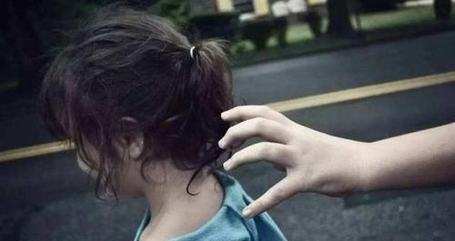  预防|人贩子眼中，这四种孩子最好“下手”，父母要懂得预防