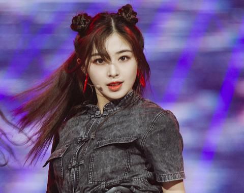  成团|张含韵错失成团位发感慨时，谁注意第一个评论的是谁？我没看错吧