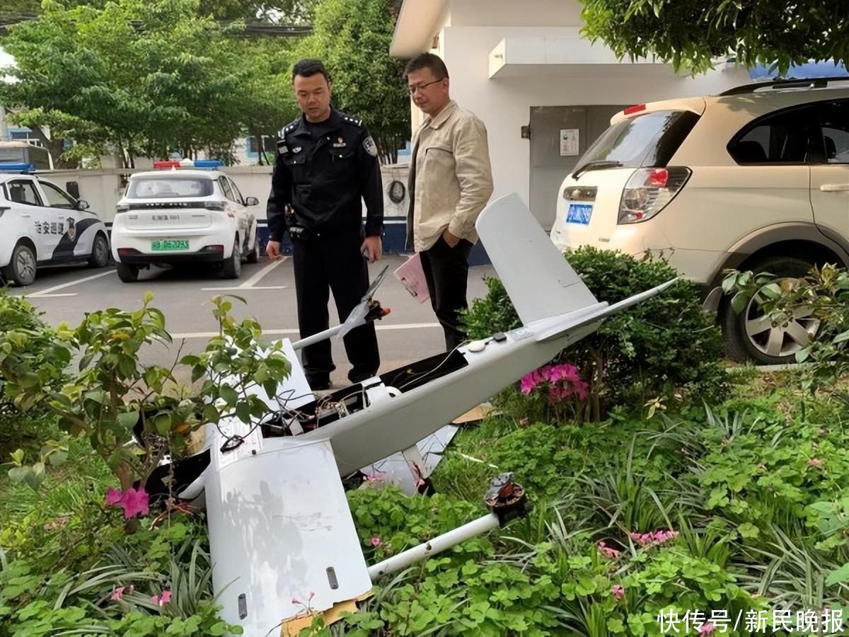 无人机在金山违规起飞撞上松江高压线“炸机”，驾驶员因扰乱公共秩序受行政处罚