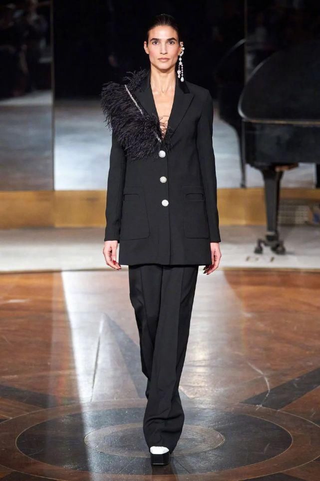  服装|关于流苏你知道多少？装点服装当配饰都好看，灵动精致的不得了