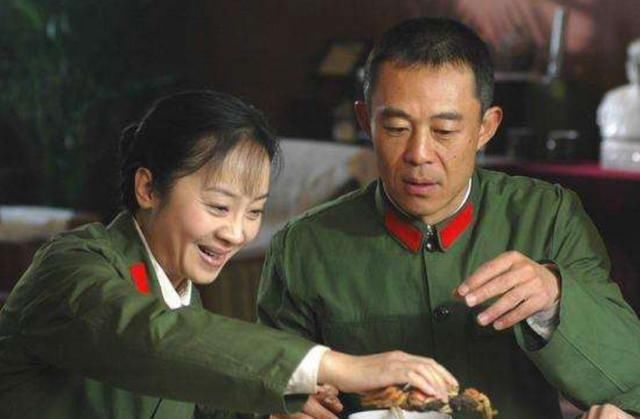  丈夫|《红海行动》的制片人，退居幕后捧红丈夫，却换来一纸离婚书