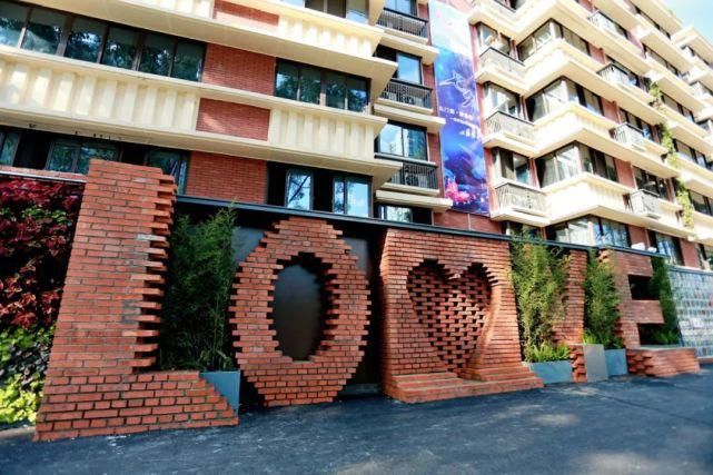  综艺|哦豁！成都人的情感生活，被杨超越和戚薇“盯”上了！