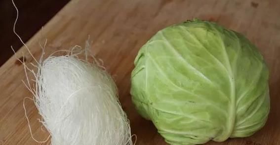  粉丝|?包菜炒粉丝，先炒包菜还是先炒粉？很多人都不懂，难怪粘锅成坨