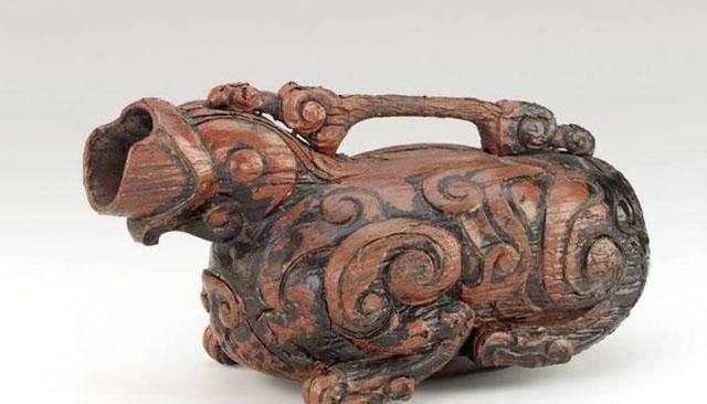  猪圈上|古代上厕所有多痛苦？一拉水花四溅，要锻炼多年才能“完美掉落”