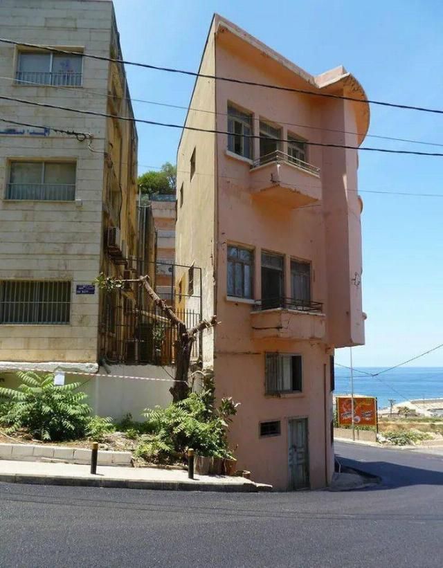  房爆|闪瞎眼：宽度不到1米的纸片房爆红全网！网友：真的能住人？