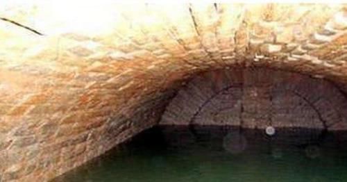 陵寝|康熙为什么把自己的陵寝修建在深水潭里？不会漏水吗？