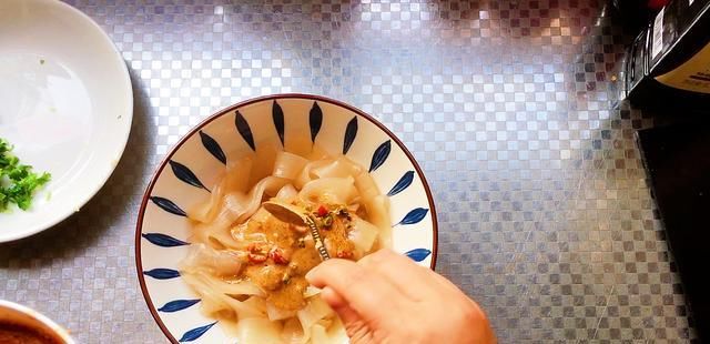  调料|麻酱流汁宽粉正宗做法，关键是调料汁，超级好吃，一盘不够吃