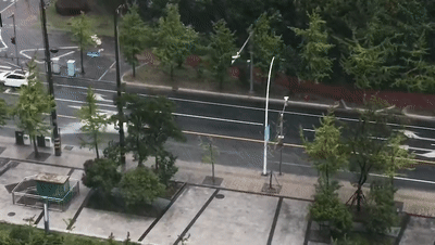  淋湿|金山突然“下开水”，你被淋湿了吗？