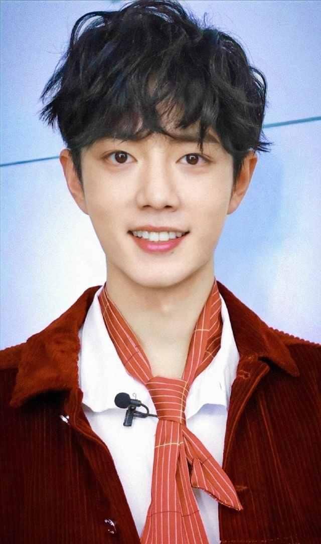  场景|肖战太火了！20年第一次见到如此场景，《北京日报》接到3万份订单