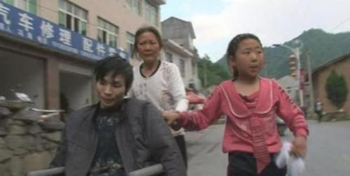  爸爸|女孩因《变形记》得了公主病，回村闹着要找“富爸爸”，让人唏嘘