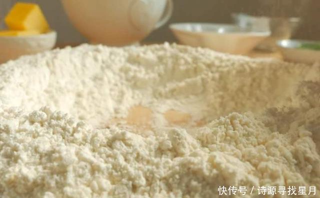 莲蓉|月饼节不油腻!动手自制营养又健康,广式莲蓉蛋黄月饼详细教程