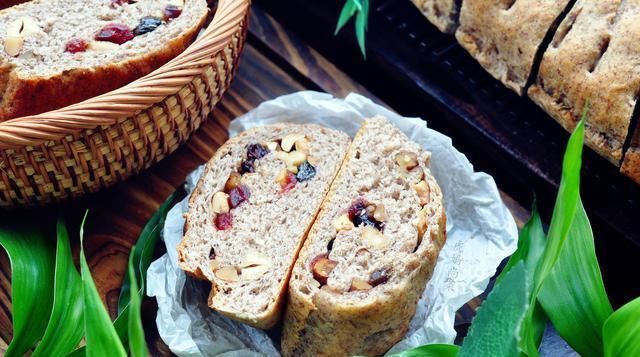 发酵|夏天做面包,直接法又快又顺利,干果多的软欧,越嚼越香还无油