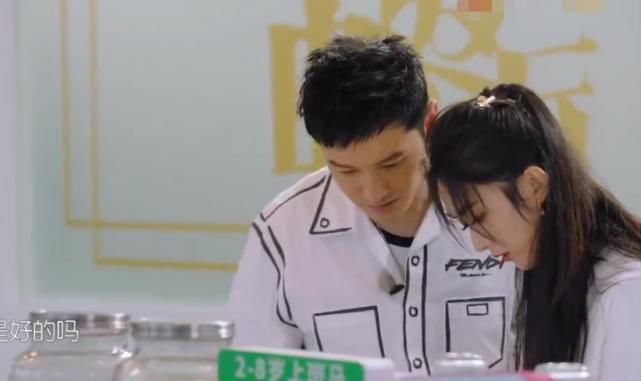  记性|中餐厅：赵丽颖又遇上坏桃，这一次的解决方法出人意料，终于长记性