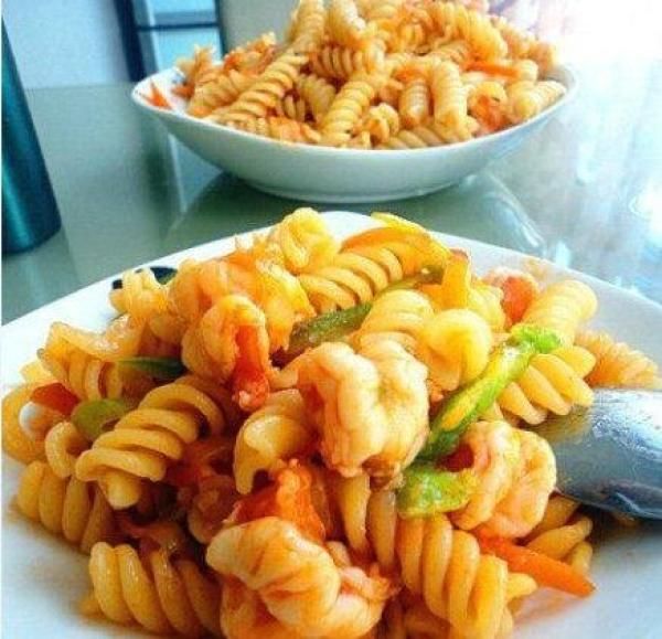 虾仁|精选食谱:家常炒蚕蛹,虾仁炒意面,???凉拌海带丝的做法