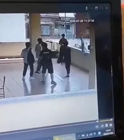  居然|篮球小伙突然坠楼，居然是Ta惹的祸，很多球友都爱做这事