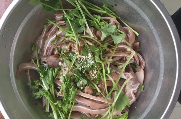 中国|猪蹄之后,又一中国菜席卷国外,老外们吃前嫌弃,吃后表示真香