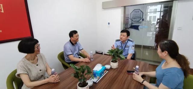  共建|学校热点2 | 汇贤中学：慰问送关怀 共建谋发展