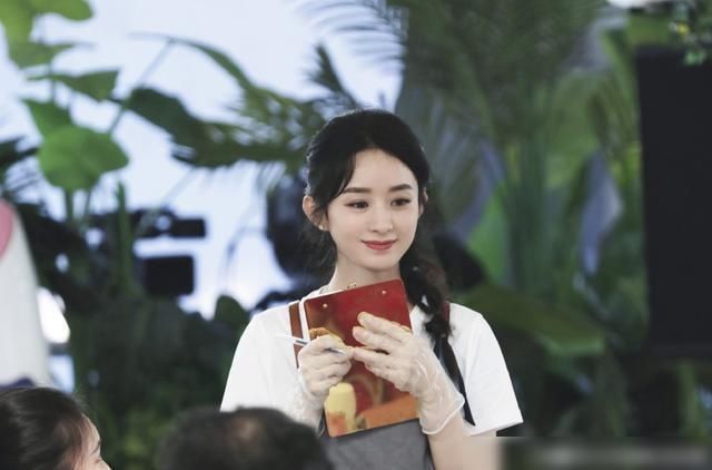  婚姻|赵丽颖上综艺又被骂，性格拧巴不尊重人，细节透露出她的婚姻状态