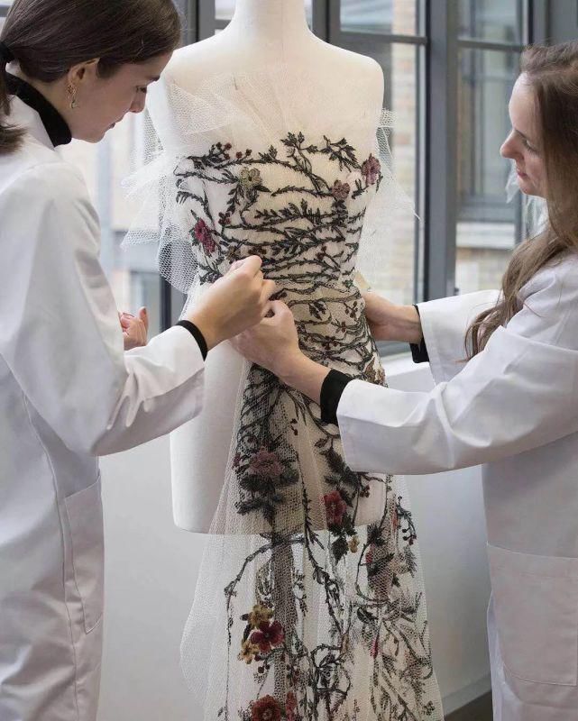  文化|杨颖 赵丽颖 黄轩等明星齐打卡，浓缩了73年DIOR文化的展览值得一看！