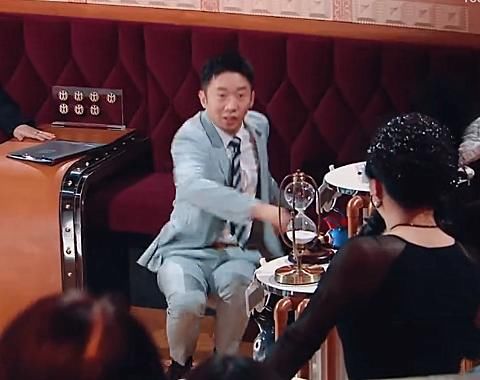  坐立不安|金星吐槽谢娜主持尬，杨迪听后坐立不安，谁注意娜娜的做法