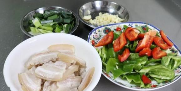 更上一层楼|传统回锅肉略加改进,方法更加简单!颜值、味道更上一层楼