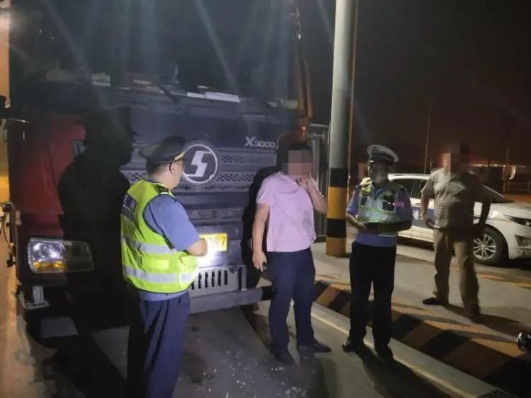  民警|路过沂源，这司机谁给的胆子？