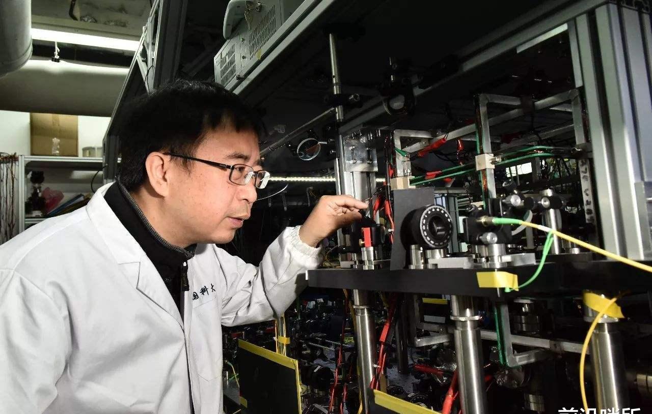 霸权|遭美机构污蔑后,潘建伟团队突然放出消息:“量子霸权”该易主了