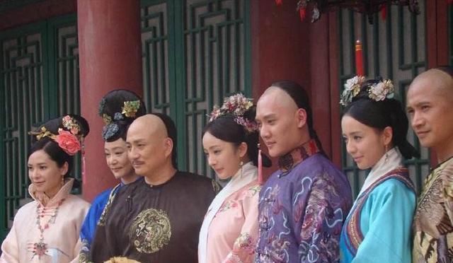  受尽|两姐妹同时嫁给康熙，姐姐成为皇后受尽宠爱，妹妹却被冷落一生