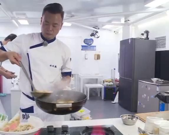  忘记|林大厨花2小时做砂锅炖，导演却忘记开滤镜，确定你还吃得下吗？