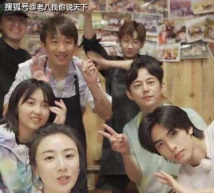  热情|黄磊两面派引争议，曾说不熟没必要瞎扯，却对郭麒麟十分热情