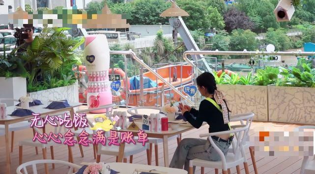  进食|赵丽颖《中餐厅》进食一边吃一边吐，卫生习惯遭嘲讽：太恶心了