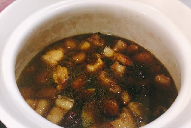 加料酒|做红烧肉时,加料酒煮肉是大忌,多加这2样,肉质软烂不油腻