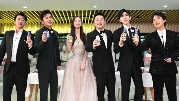  嘉宾|《奔跑吧》才收官不久，导演就官宣第9季，看到常驻嘉宾后：学生党笑疯了