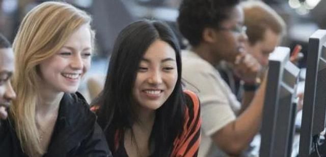  石头砸|搬石头砸自己的脚！澳大利亚突然对华发难，终于尝到苦果了