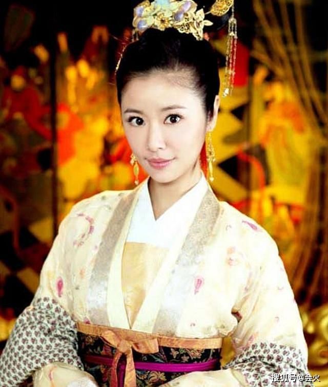  林心如|林心如一心忙事业！掷2亿投资新剧，知情人曝其与霍建华已离婚？