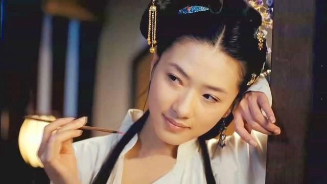  资本|万茜姐姐，不卑不亢，又飒又柔，乘风破浪背后的资本你知道吗？