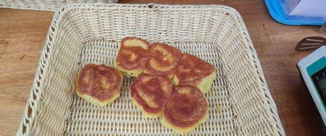  玉米饼|美味的玉米饼，新鲜的玉米糖浆烘焙，非常美味