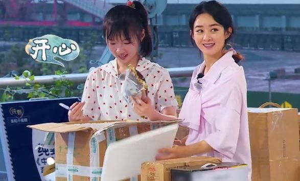  离开|中餐厅：赵丽颖替代黄晓明，刘宇宁雪中送炭，张亮借花献佛！