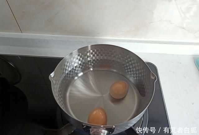 早餐|老两口的极简早餐,吃得舒服却不贵!网友:浪漫有情调的日子