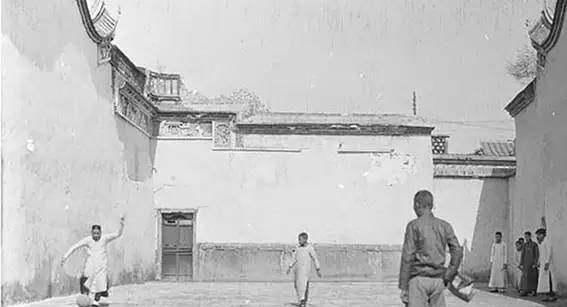  踢服|别骂国足了！在100年前，他们可以完虐日本、踢服英国